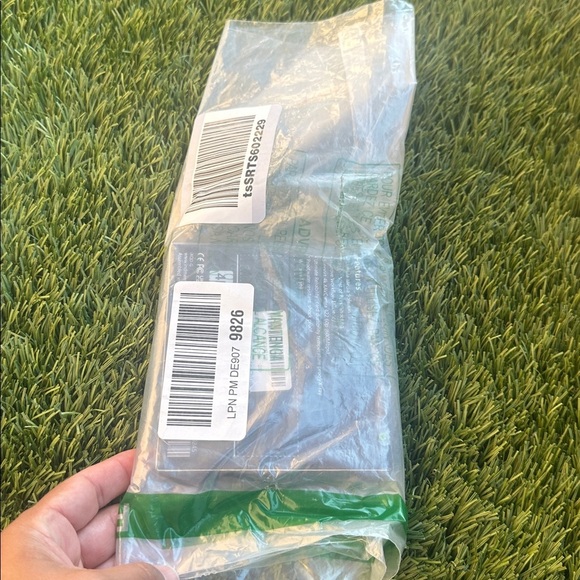 XQD Memory Card 128GB - Black and Red - Picture 5 of 7